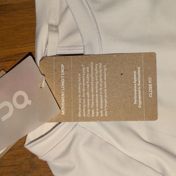 On Women's Movement Long-T Crop - Picture 2 of 3